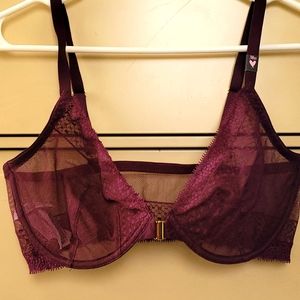 Victorias Secretary Incredible front close sheer bra